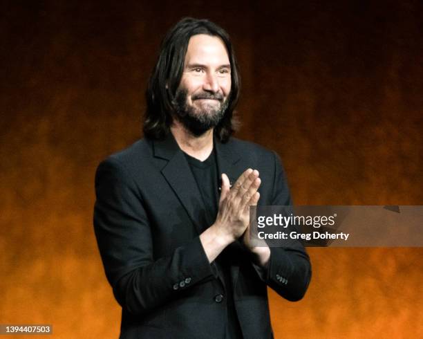 descubre Cuanto Mide Keanu Reeves