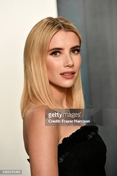 cual es la estatura de emma roberts